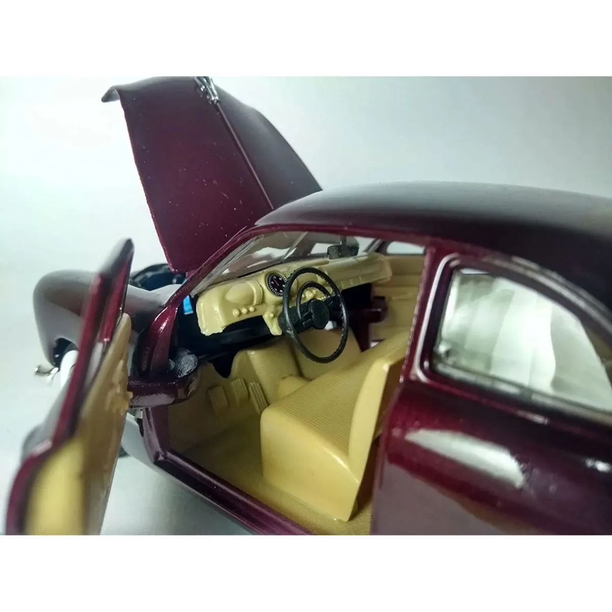 MotorMax American Classics 1949 Ford Coupe Skala 1:24 - Bilde 4